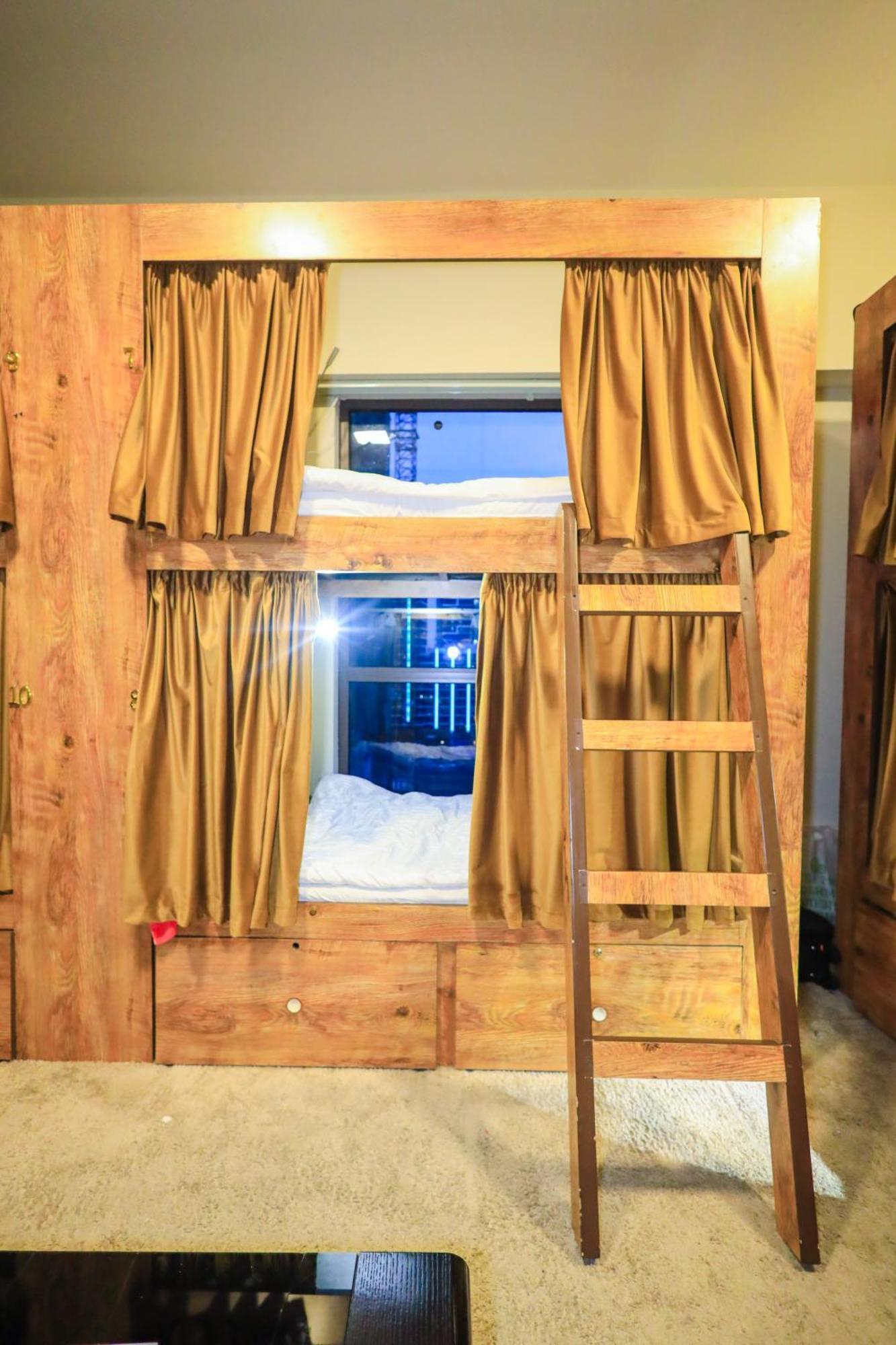 دبي Lunar Hostel Plus المظهر الخارجي الصورة